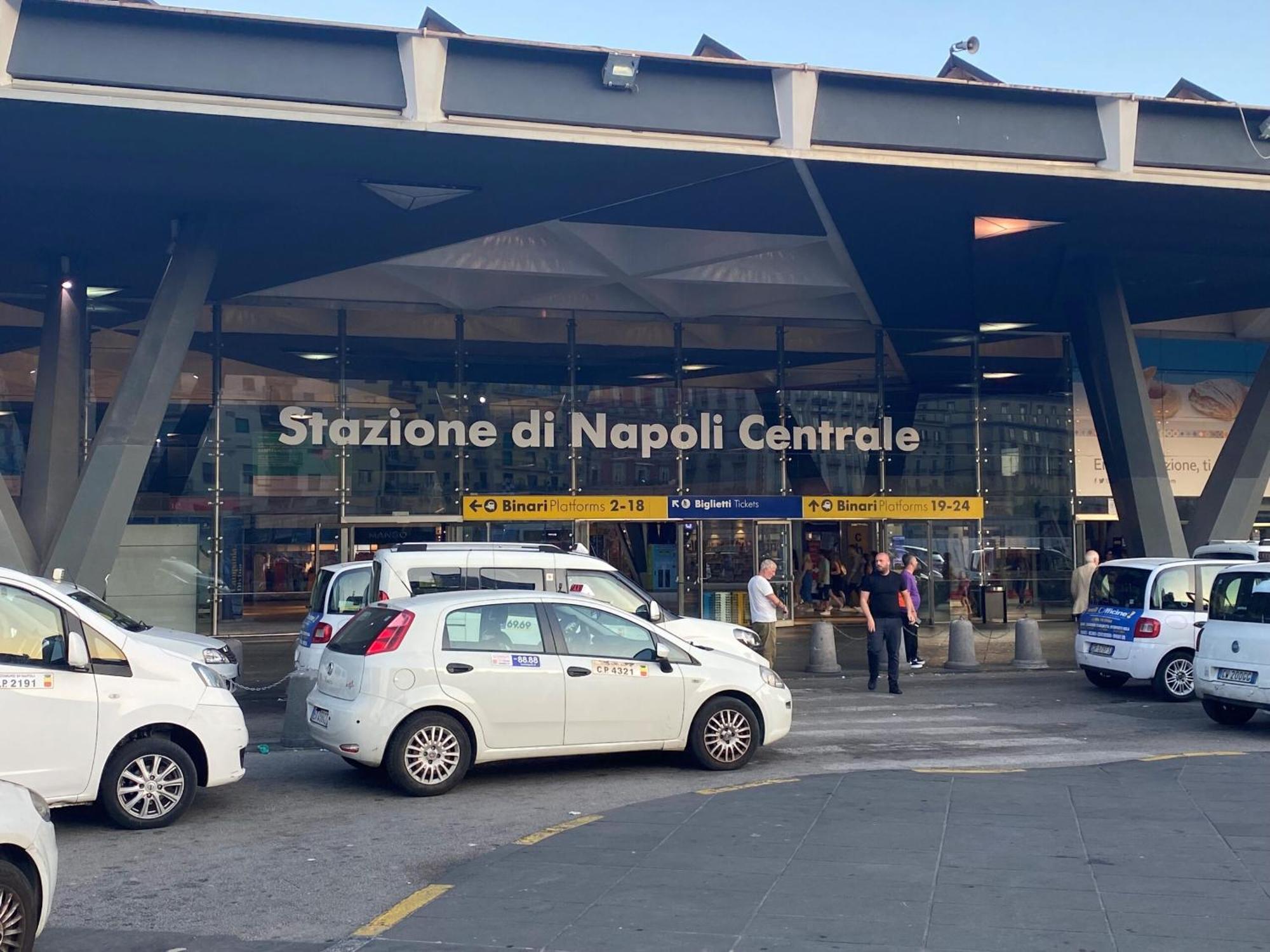 Napoli Central Suites Exterior photo